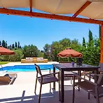 Villa Rhea *